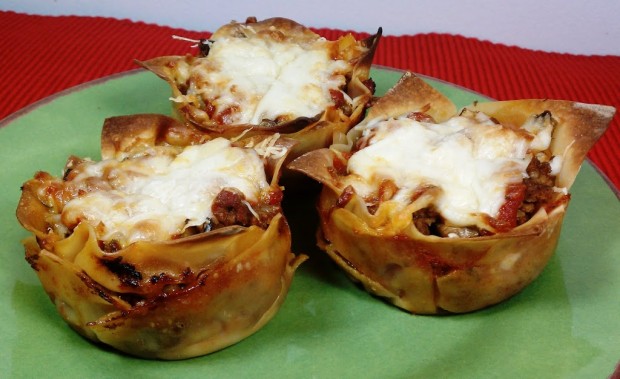 Lasagna Wonton Cupcakes