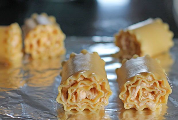 Buffalo Chicken Lasagna Roll-Ups