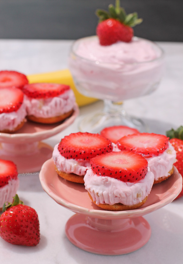 Strawberry Banana Frozen Yogurt Bites