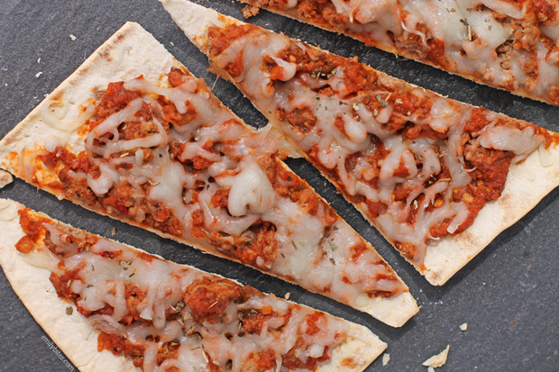 Sloppy Joe Flatbread Pizzas