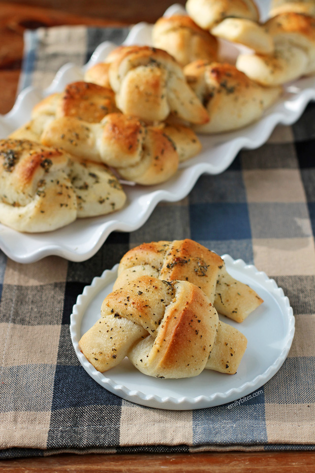 Easy Garlic Knots