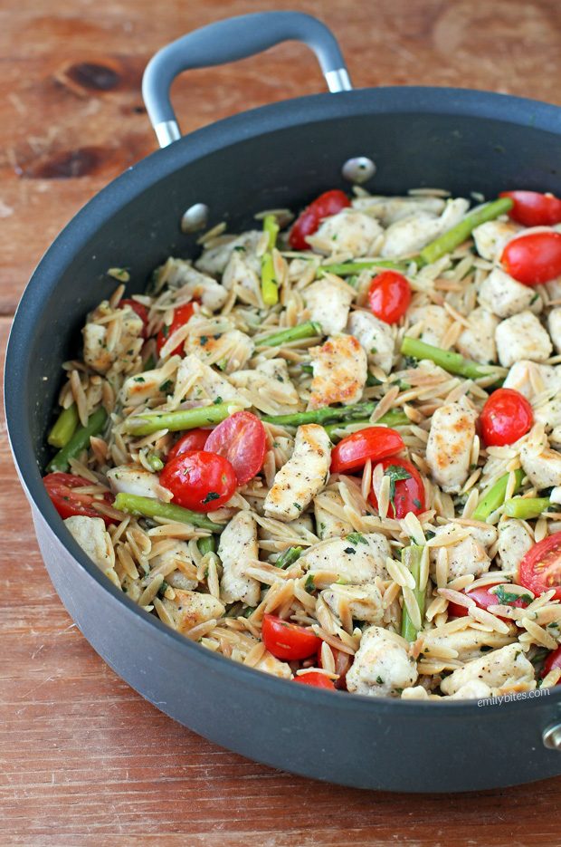 Lemon Chicken Orzo with Tomatoes and Asparagus