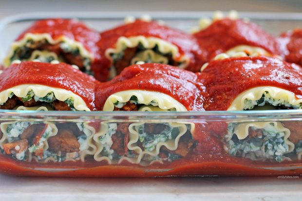 Pizza Lasagna Roll-Ups