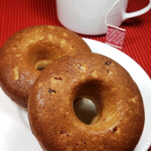 Baked Strawberry Doughnuts with Tea