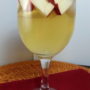 Apple Cinnamon Sangria