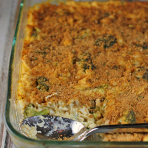 Cheesy Chicken Broccoli & Rice Casserole