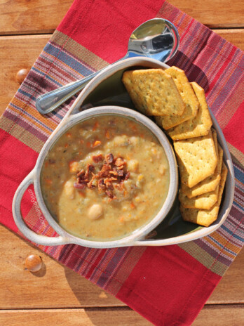 Slow Cooker White Bean Soup