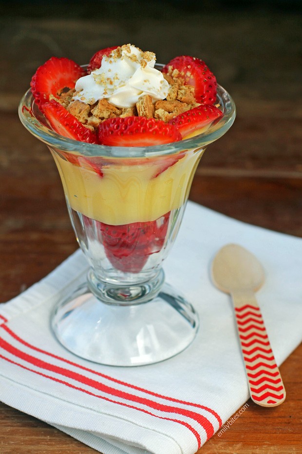 Strawberry Cheesecake Pudding Parfaits